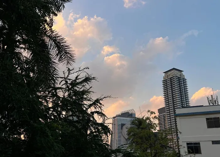 Nanon Sathorn אכסניה