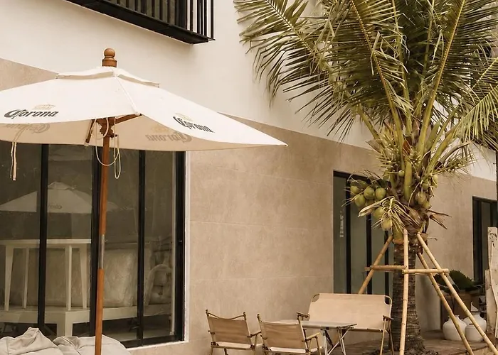 Nanon Sathorn Hostel *