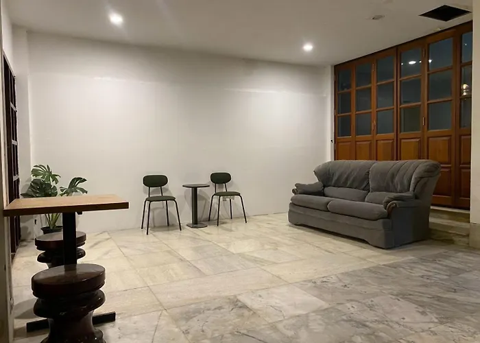 Nanon Sathorn אכסניה *