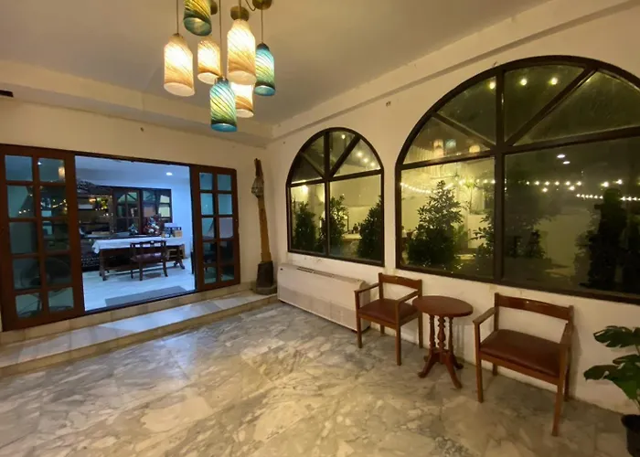 אכסניה Nanon Sathorn *