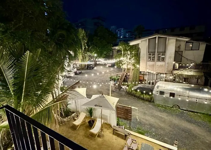Nanon Sathorn * בנגקוק